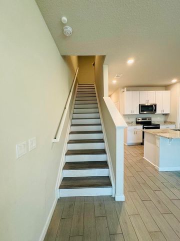 5677 MENTMORE Drive 5677, Mangonia Park, FL 33407