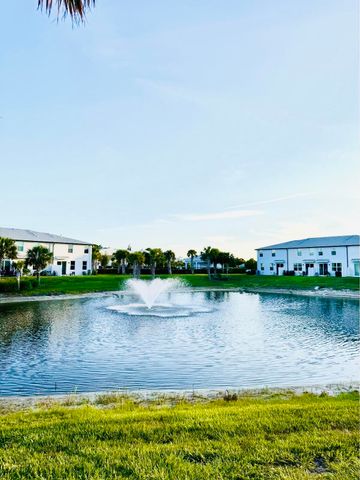 5677 MENTMORE Drive 5677, Mangonia Park, FL 33407