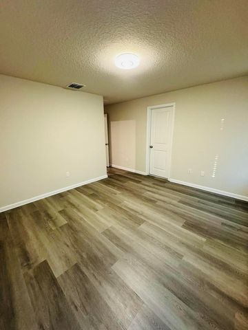 5677 MENTMORE Drive 5677, Mangonia Park, FL 33407