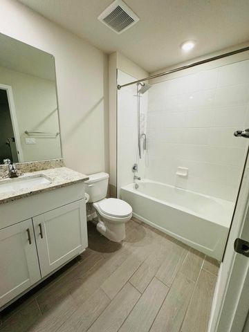 5677 MENTMORE Drive 5677, Mangonia Park, FL 33407