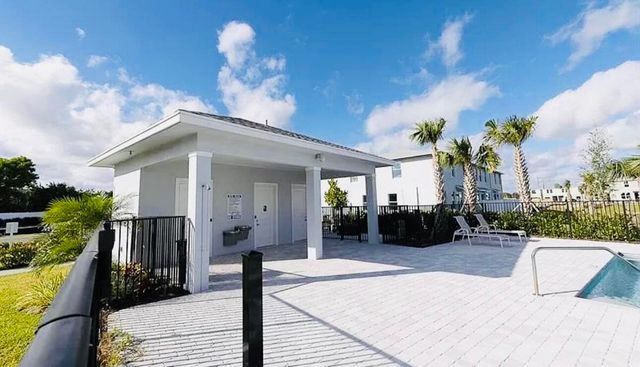 5677 MENTMORE Drive 5677, Mangonia Park, FL 33407