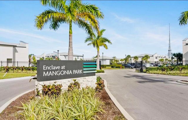 5677 MENTMORE Drive 5677, Mangonia Park, FL 33407