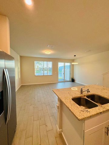 5677 MENTMORE Drive 5677, Mangonia Park, FL 33407