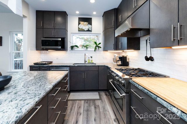 105 White Bridge Road, Weaverville, NC 28787