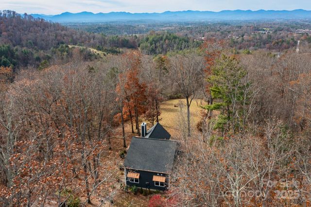 105 White Bridge Road, Weaverville, NC 28787