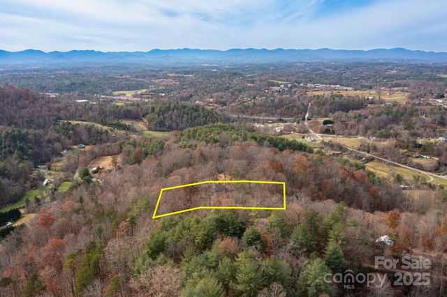 105 White Bridge Road, Weaverville, NC 28787