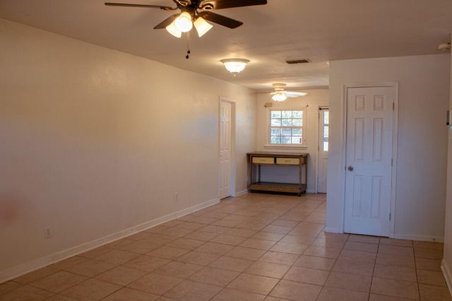 2820 62nd Street, Lubbock, TX 79413
