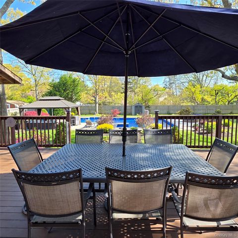 38 Bishop Lane, Holbrook, NY 11741