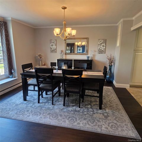 38 Bishop Lane, Holbrook, NY 11741