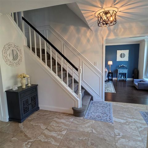 38 Bishop Lane, Holbrook, NY 11741