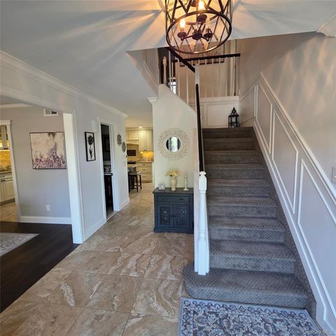 38 Bishop Lane, Holbrook, NY 11741