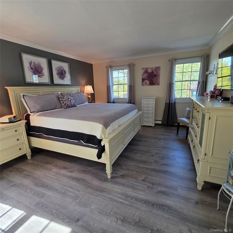 38 Bishop Lane, Holbrook, NY 11741