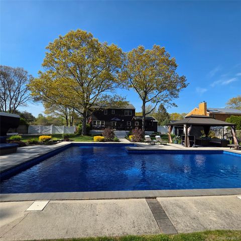 38 Bishop Lane, Holbrook, NY 11741