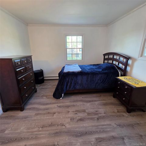 38 Bishop Lane, Holbrook, NY 11741