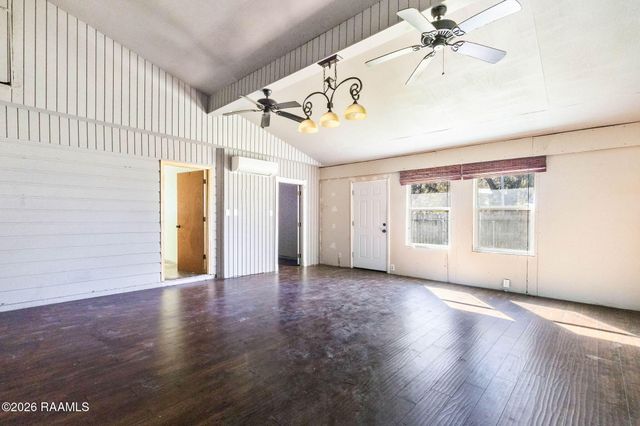 335 Indian Mound Road, Lafayette, LA 70501