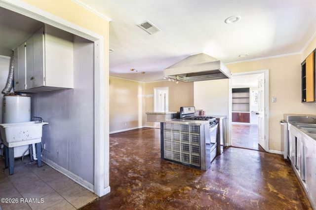 335 Indian Mound Road, Lafayette, LA 70501