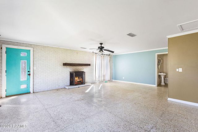 335 Indian Mound Road, Lafayette, LA 70501