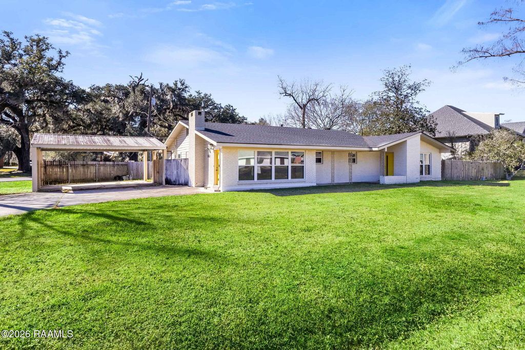 335 Indian Mound Road, Lafayette, LA 70501