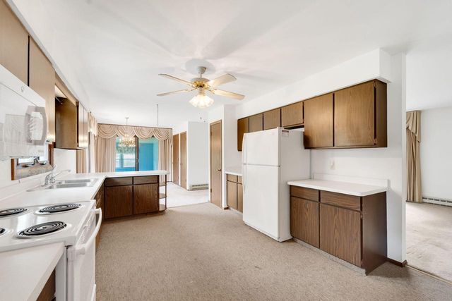W221S7400 Valley View ROAD, Muskego, WI 53150