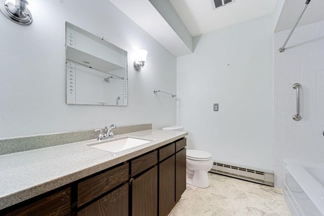W221S7400 Valley View ROAD, Muskego, WI 53150