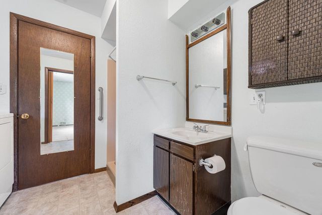 W221S7400 Valley View ROAD, Muskego, WI 53150