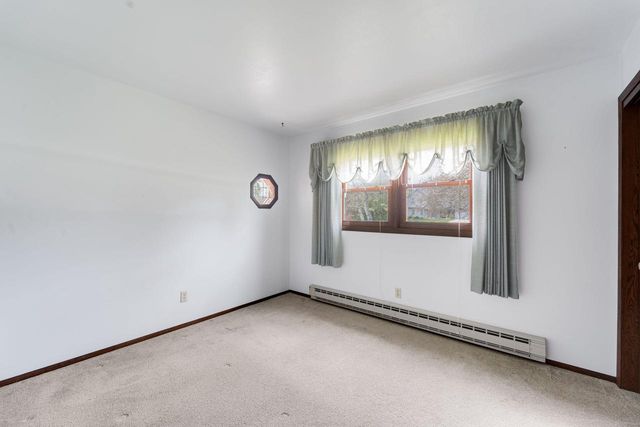 W221S7400 Valley View ROAD, Muskego, WI 53150