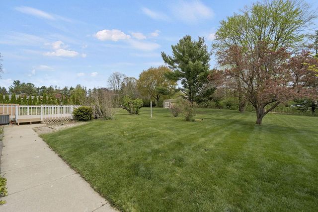 W221S7400 Valley View ROAD, Muskego, WI 53150