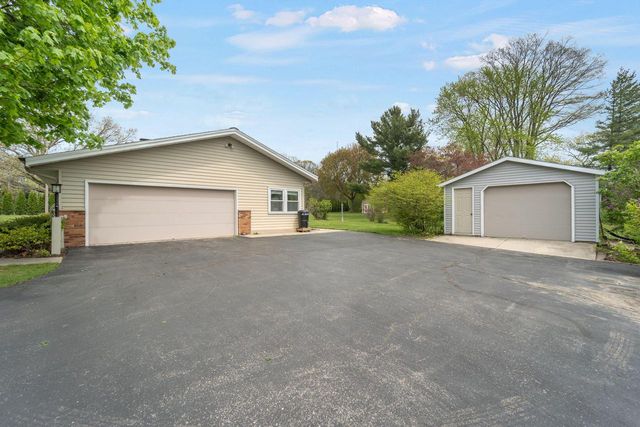 W221S7400 Valley View ROAD, Muskego, WI 53150
