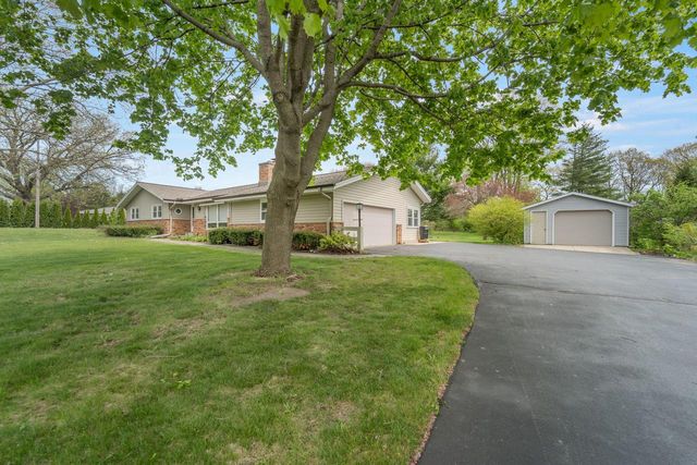 W221S7400 Valley View ROAD, Muskego, WI 53150