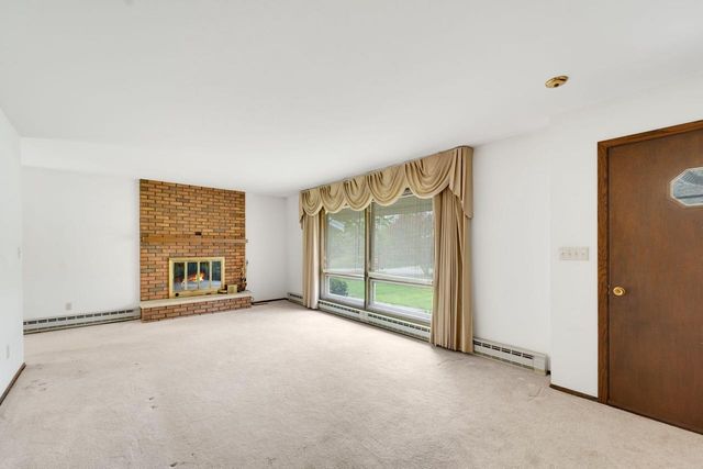 W221S7400 Valley View ROAD, Muskego, WI 53150