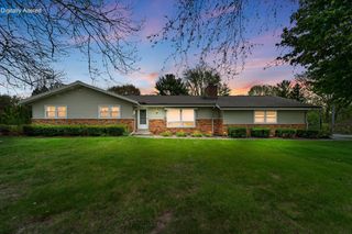 W221S7400 Valley View ROAD, Muskego, WI 53150