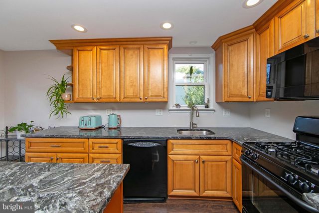 16 3RD ST, Brooklawn, NJ 08030