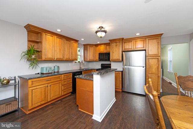 16 3RD ST, Brooklawn, NJ 08030