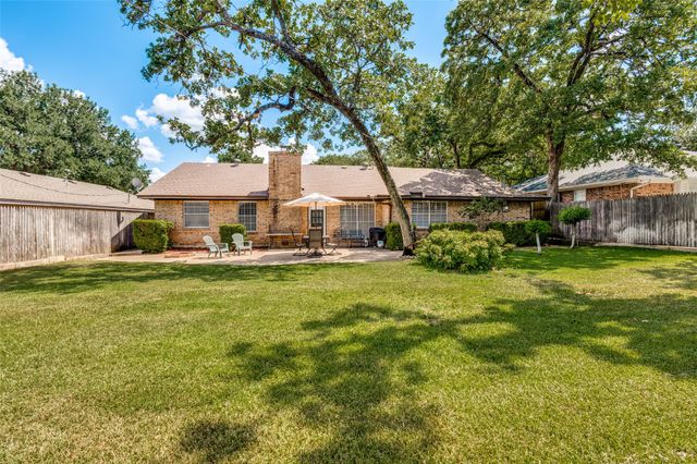 4717 Oak Valley Drive, Arlington, TX 76016
