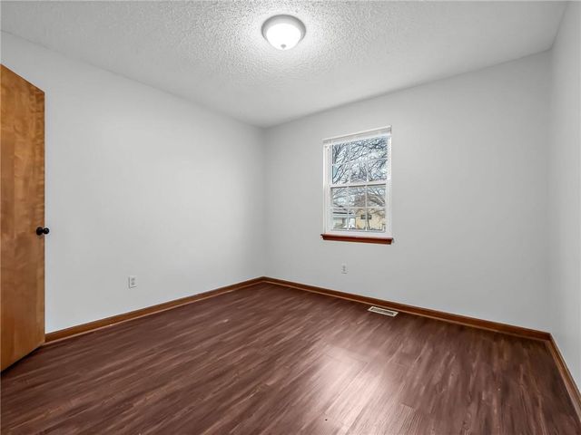 1302 Huntington Circle, Greenwood, MO 64034