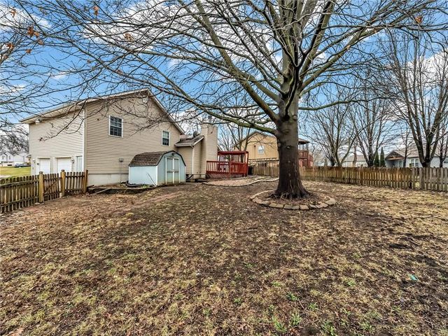 1302 Huntington Circle, Greenwood, MO 64034