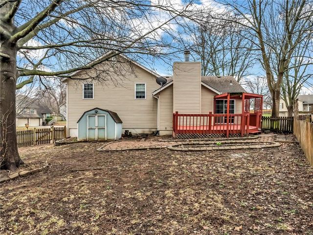 1302 Huntington Circle, Greenwood, MO 64034