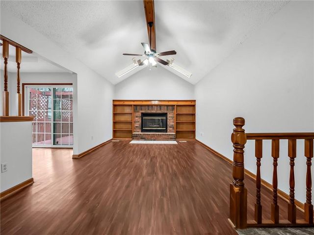 1302 Huntington Circle, Greenwood, MO 64034