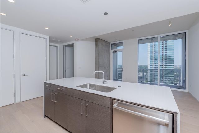 301 West Ave 1802, Austin, TX 78701