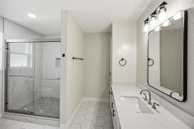 5702 Old Lodge Drive, Houston, TX 77066