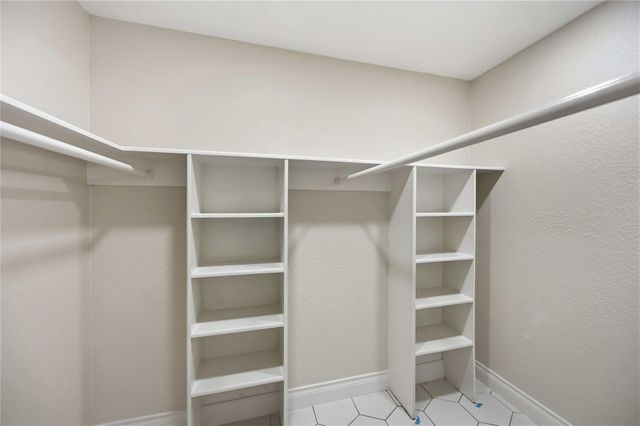 5702 Old Lodge Drive, Houston, TX 77066