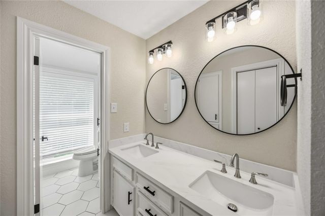 5702 Old Lodge Drive, Houston, TX 77066
