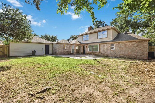5702 Old Lodge Drive, Houston, TX 77066