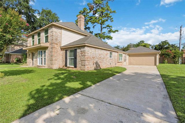 5702 Old Lodge Drive, Houston, TX 77066