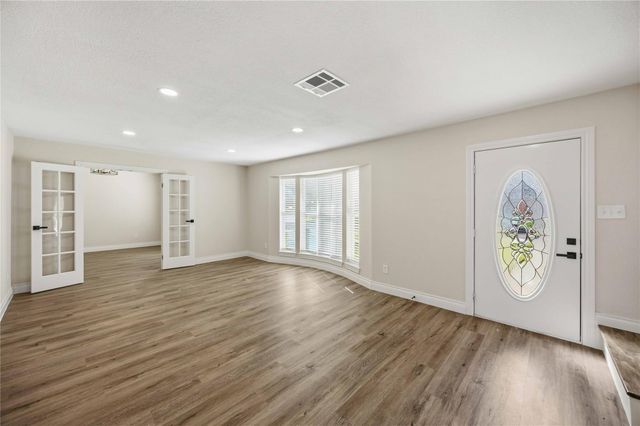 5702 Old Lodge Drive, Houston, TX 77066