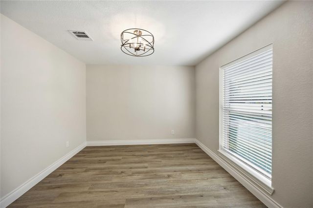 5702 Old Lodge Drive, Houston, TX 77066