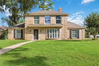 5702 Old Lodge Drive, Houston, TX 77066