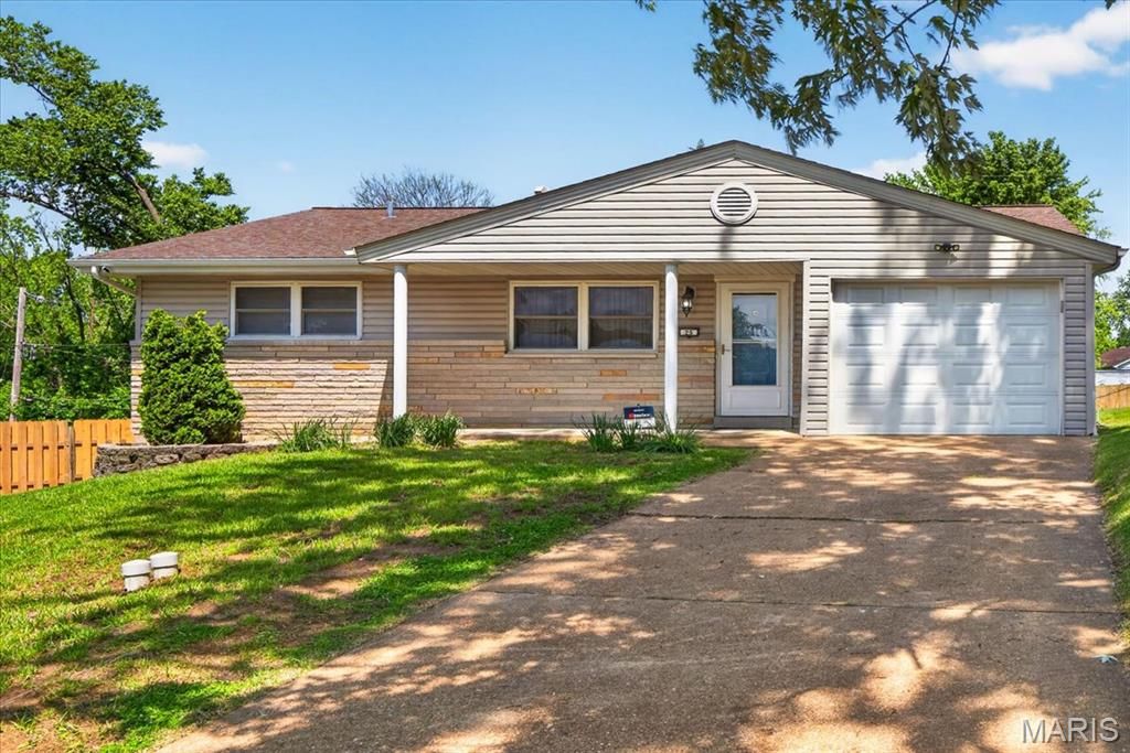 25 Oakes Drive, Crystal City, MO 63019
