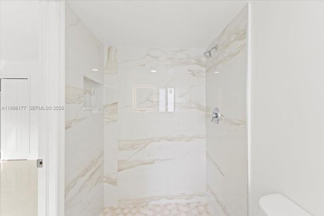 319 NE 14th Ave 201, Hallandale Beach, FL 33009