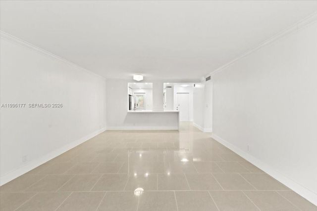 319 NE 14th Ave 201, Hallandale Beach, FL 33009